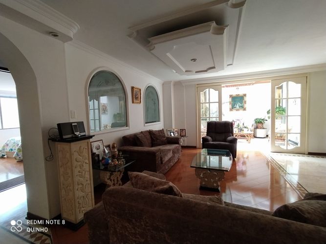 Apartamento de 3 alcobas en venta en Santa Bibiana, Bogotá, 209 m² · foto 7 de 12