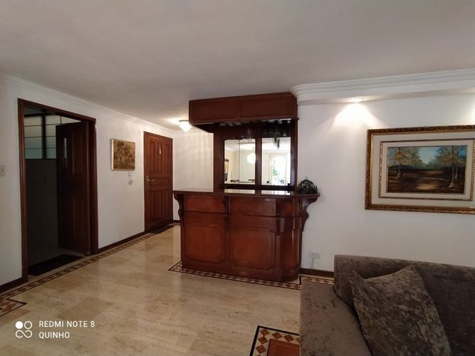 Apartamento de 3 alcobas en venta en Santa Bibiana, Bogotá, 209 m² · foto 9 de 12
