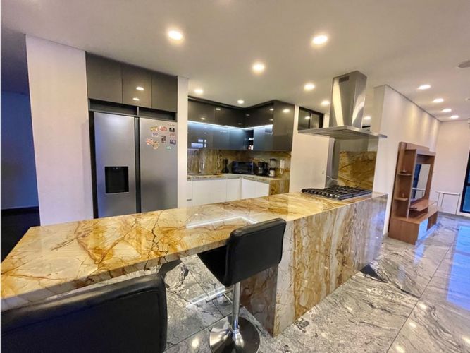 Apartamento de 5 alcobas en venta en Nueva Autopista, Bogotá, 425 m² · foto 4 de 24