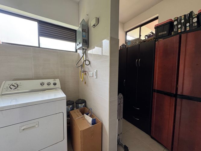 Casa de 4 alcobas en venta en Menzuly, Piedecuesta, 315 m² · foto 12 de 24