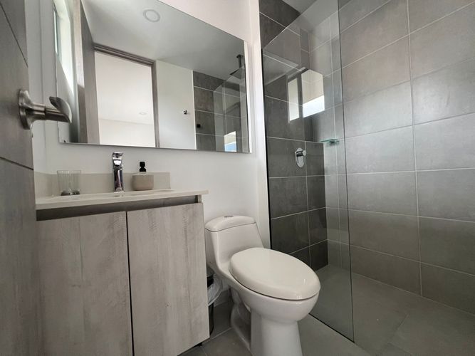 Apartamento de 2 alcobas en arriendo en Loma Del Chocho, Envigado, 180 m² · foto 16 de 16