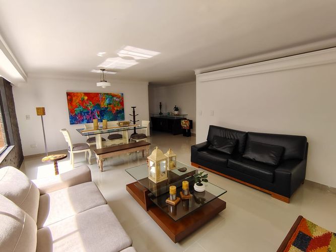 Apartamento de 3 alcobas en arriendo en El Poblado, Medellín, 150 m² · foto 2 de 18