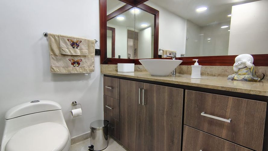 Apartamento de 3 alcobas en arriendo en El Poblado, Medellín, 150 m² · foto 18 de 18