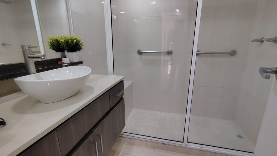 Apartamento de 3 alcobas en arriendo en El Poblado, Medellín, 150 m² · foto 17 de 18