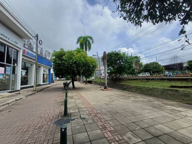 Local en arriendo en Urb. Rosendo Garces, Montería, 721 m² · foto 5 de 24