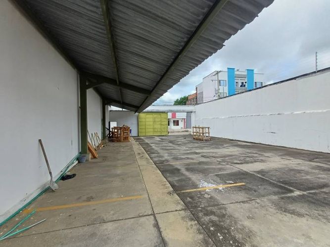 Local en arriendo en Urb. Rosendo Garces, Montería, 721 m² · foto 9 de 24