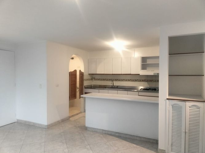 Apartamento de 2 alcobas en arriendo en El Poblado, Medellín, 60 m² · foto 2 de 10