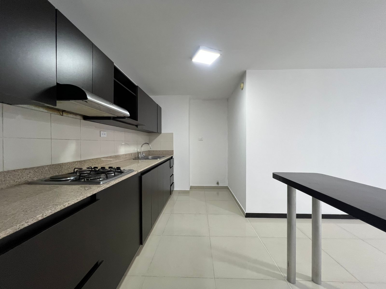 Apartamento en arriendo en Uribe Angel, Envigado · foto 7 de 13
