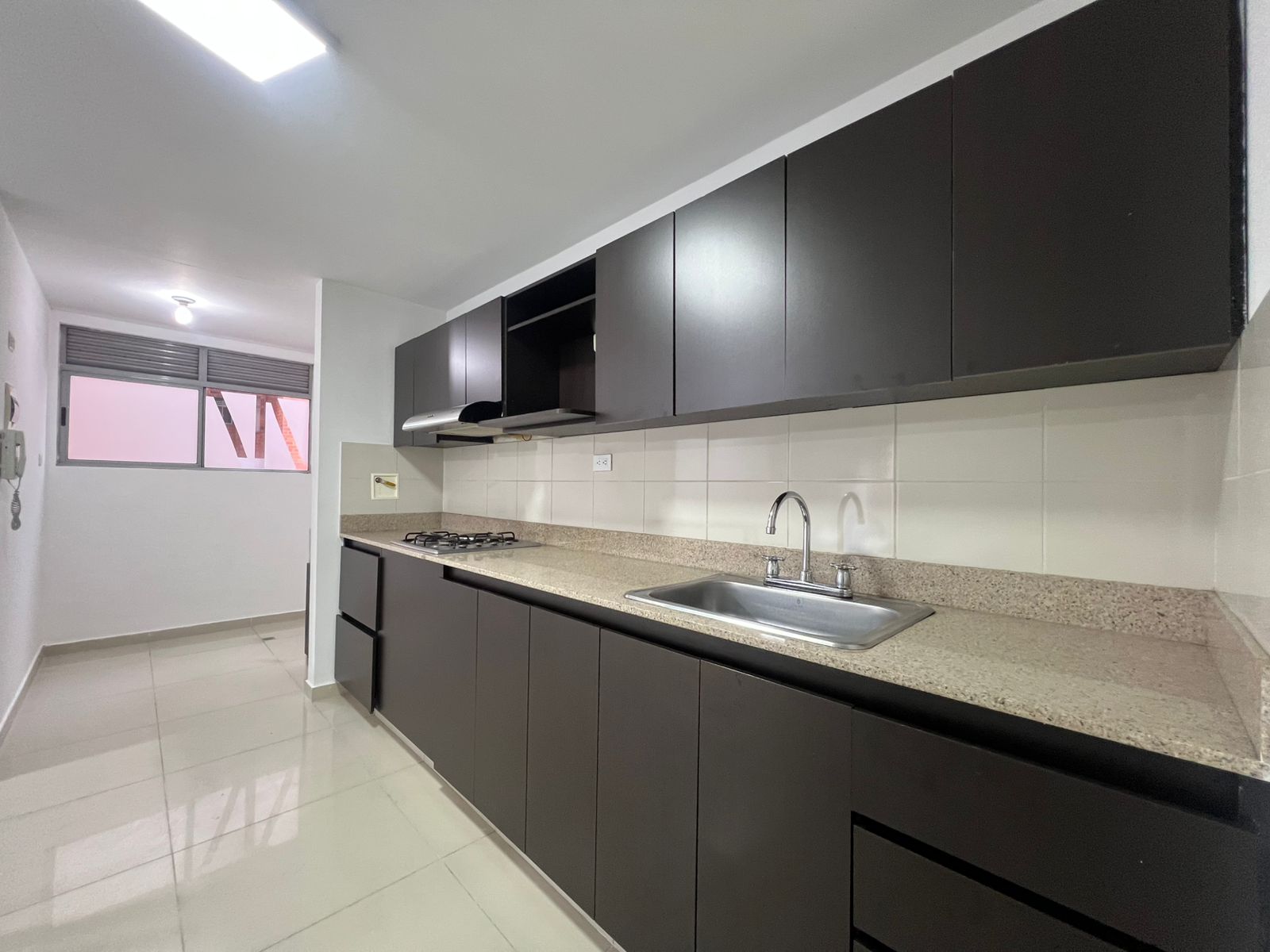Apartamento en arriendo en Uribe Angel, Envigado · foto 6 de 13