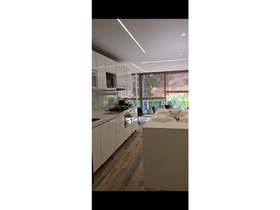 Apartamento en venta en Santa Barbara Central, Bogotá · foto 3 de 6
