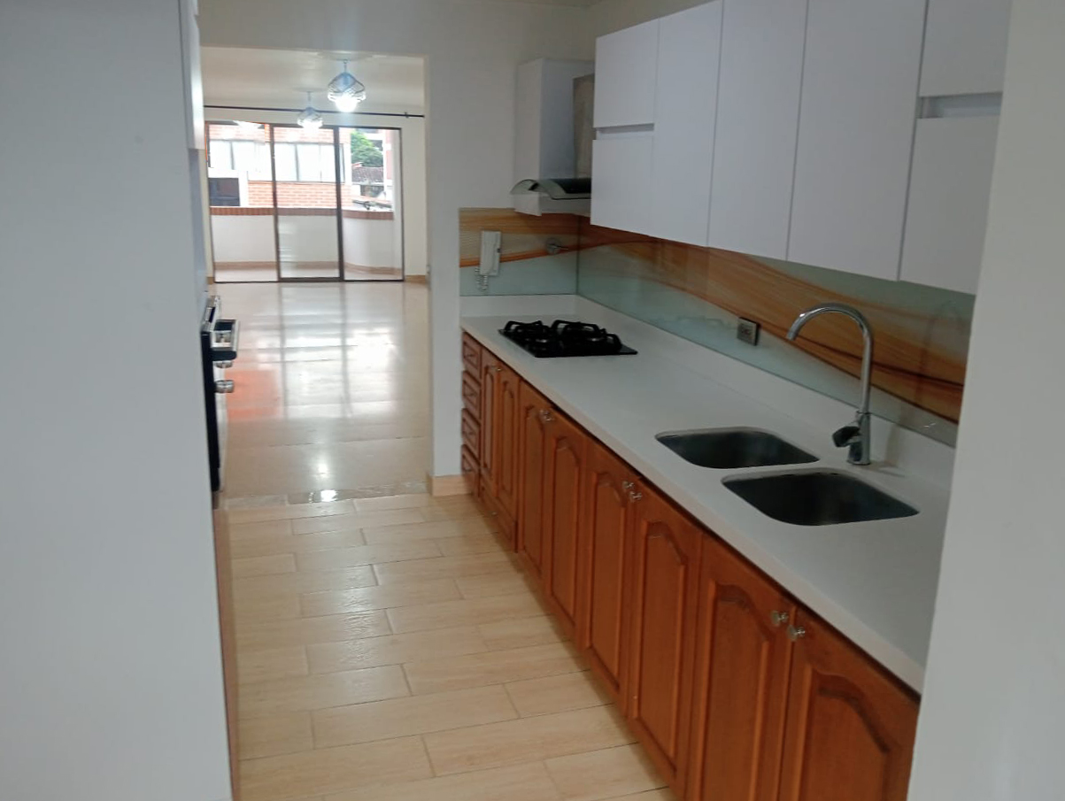Apartamento en arriendo en Laureles, Medellín · foto 9 de 17