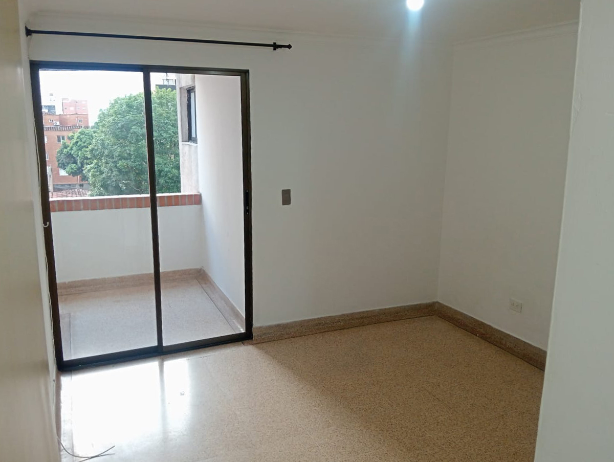 Apartamento en arriendo en Laureles, Medellín · foto 3 de 17