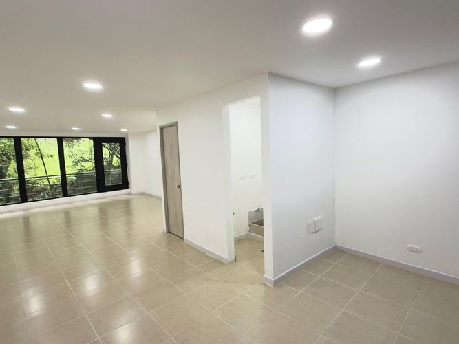 Local en venta en San Lucas, Medellín, 45 m² · foto 13 de 14