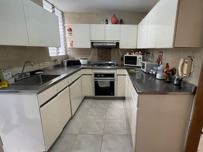 Casa de 3 alcobas en venta en El Poblado, Medellín, 164 m² · foto 3 de 10
