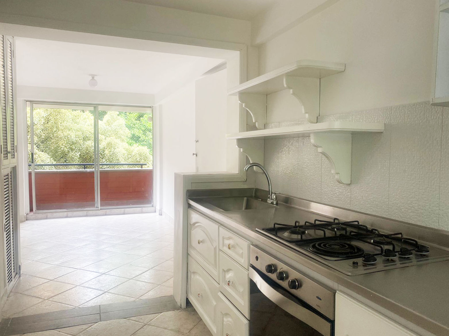 Apartamento en arriendo en La Orquidea, Envigado · foto 5 de 16