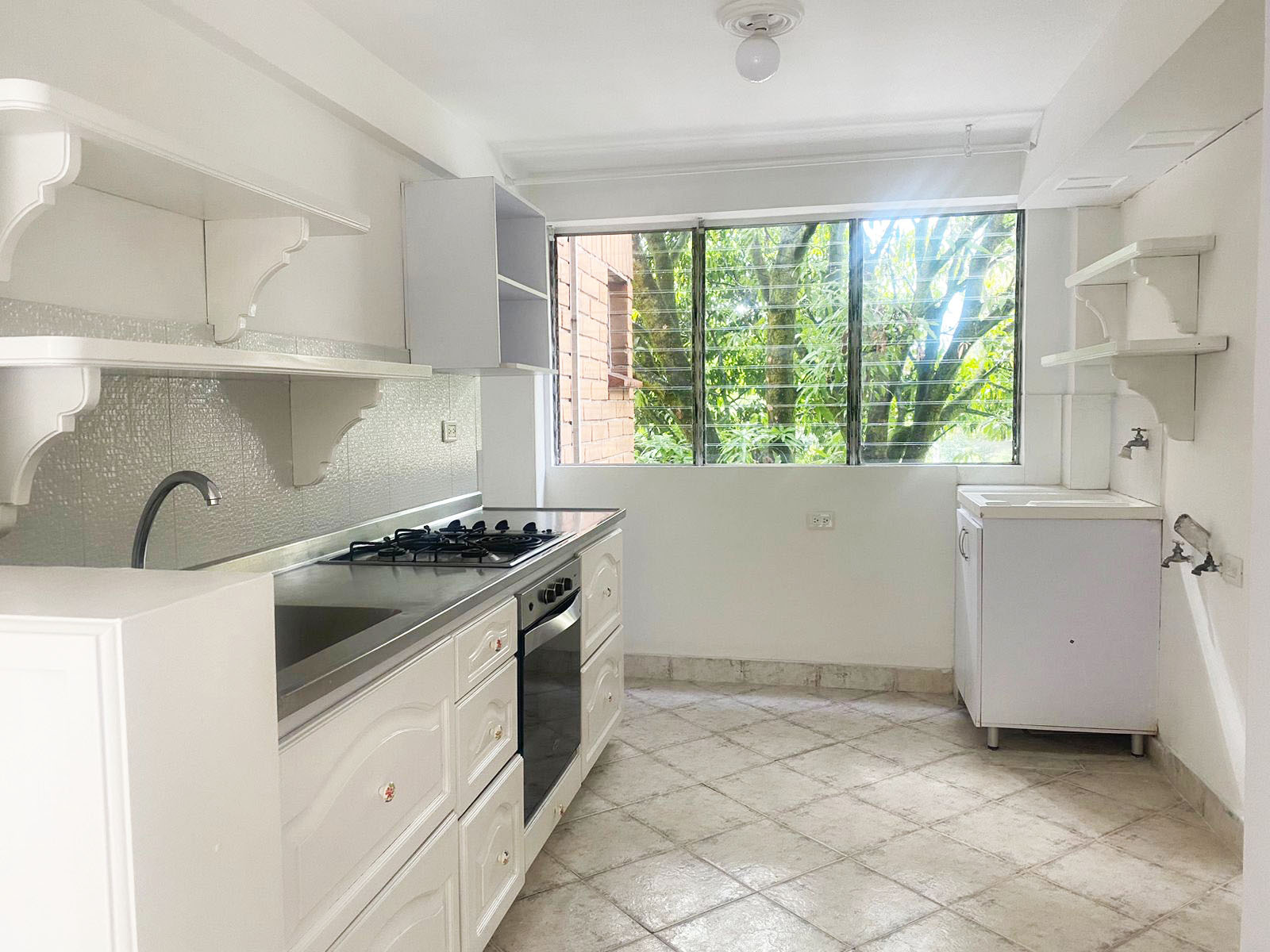 Apartamento en arriendo en La Orquidea, Envigado · foto 4 de 16