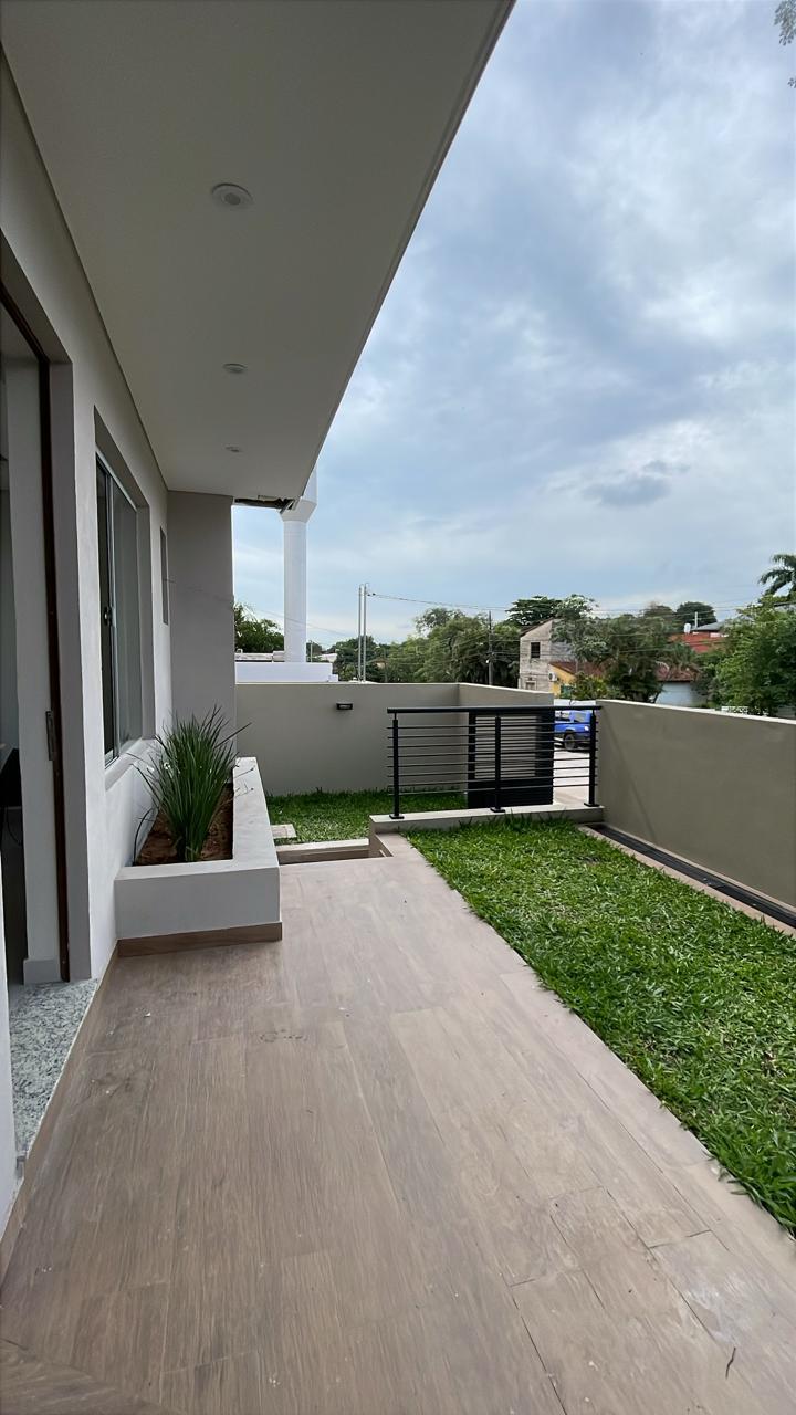 Alquilo dúplex a estrenar En Lambaré Zona Yacht — foto 2