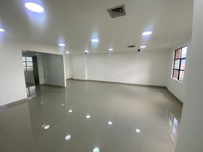 Oficina en arriendo en El Poblado, Medellín, 80 m² · foto 6 de 15