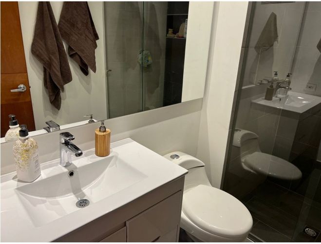 Apartamento de 3 alcobas en venta en Lindaraja, Bogotá, 175 m² · foto 8 de 24