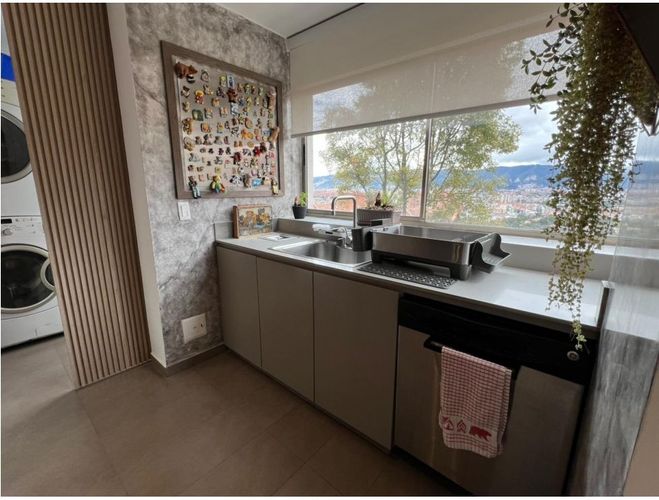 Apartamento de 3 alcobas en venta en Lindaraja, Bogotá, 175 m² · foto 7 de 24