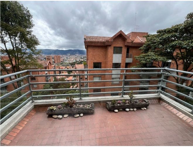 Apartamento de 3 alcobas en venta en Lindaraja, Bogotá, 175 m² · foto 13 de 24