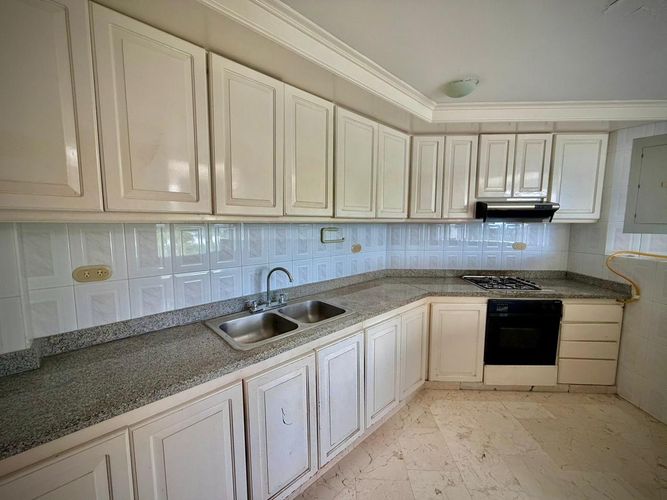 Apartamento de 3 alcobas en venta en Cn. Campestre El Peñon, Girardot, 321 m² · foto 8 de 19