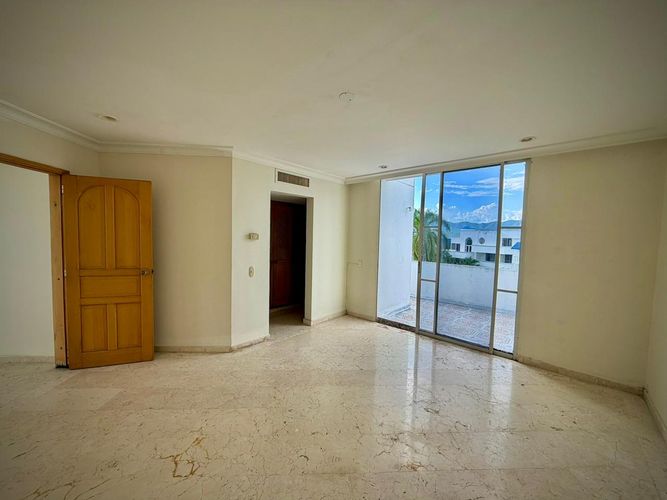 Apartamento de 3 alcobas en venta en Cn. Campestre El Peñon, Girardot, 321 m² · foto 11 de 19