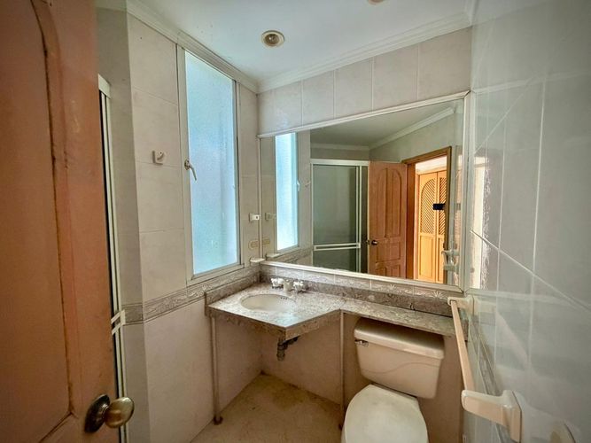 Apartamento de 3 alcobas en venta en Cn. Campestre El Peñon, Girardot, 321 m² · foto 18 de 19