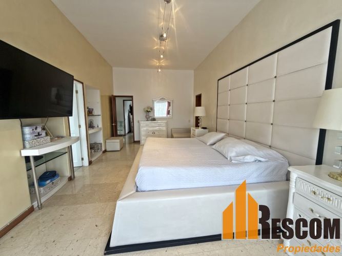 Apartamento de 4 alcobas en arriendo en San Lucas, Medellín, 250 m² · foto 8 de 14