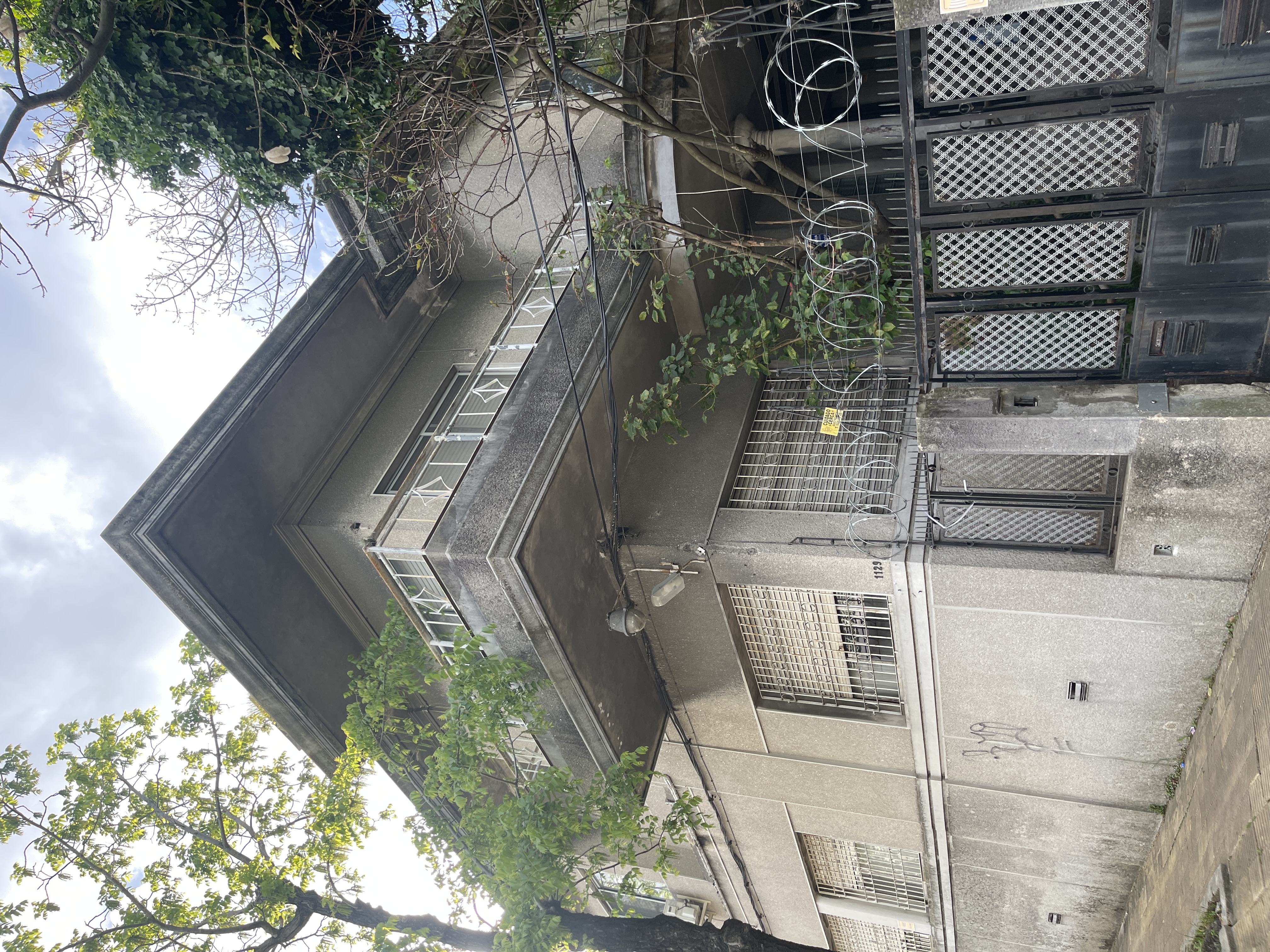 VENTA GRAN CASA CON GARAJE EN BELLA VISTA