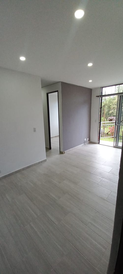 Apartamento de 3 alcobas en venta en Centro, Rionegro, 56 m² · foto 2 de 24