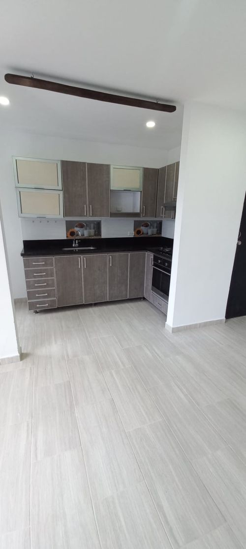Apartamento de 3 alcobas en venta en Centro, Rionegro, 56 m² · foto 3 de 24