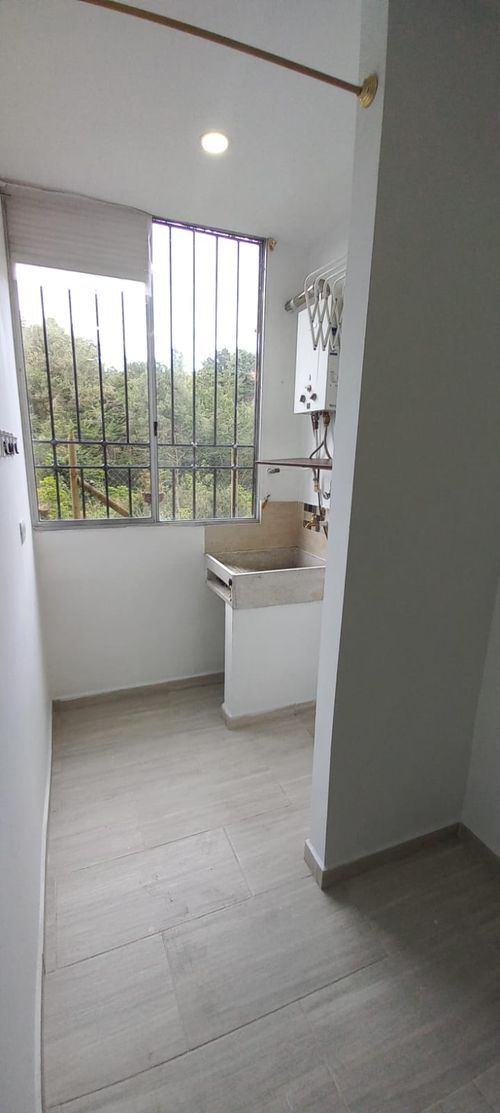 Apartamento de 3 alcobas en venta en Centro, Rionegro, 56 m² · foto 4 de 24