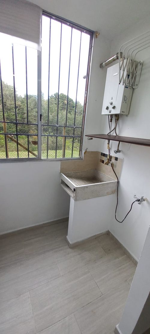 Apartamento de 3 alcobas en venta en Centro, Rionegro, 56 m² · foto 10 de 24