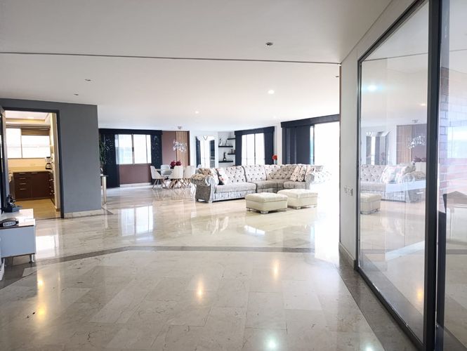 Apartamento de 4 alcobas en arriendo en El Poblado, Medellín, 450 m² · foto 5 de 18
