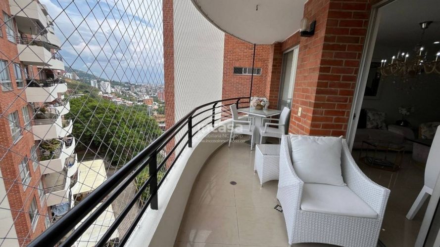 Apartamento de 3 alcobas en venta en Cristales, Cali, 110 m² · foto 3 de 24