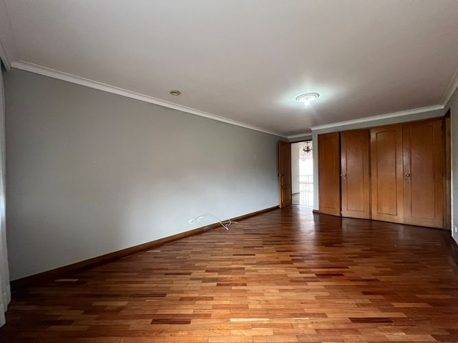Apartamento de 3 alcobas en arriendo en El Poblado, Medellín, 183 m² · foto 4 de 17