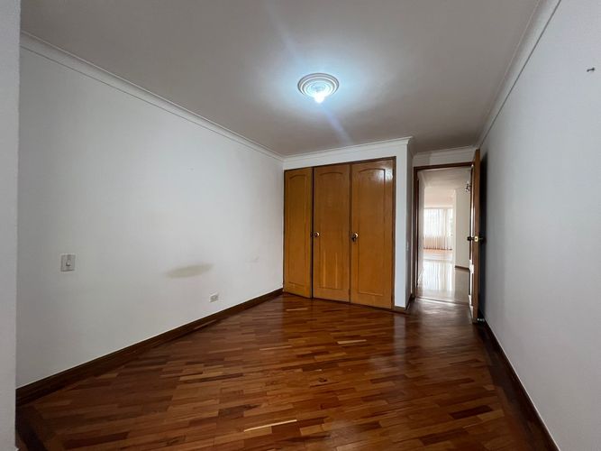 Apartamento de 3 alcobas en arriendo en El Poblado, Medellín, 183 m² · foto 6 de 17