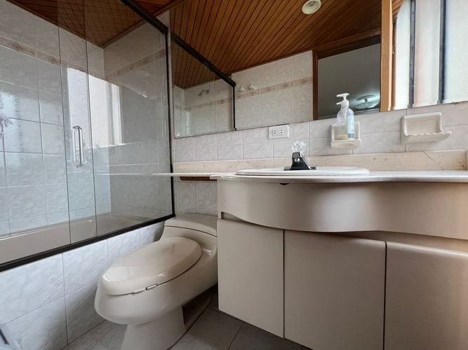 Apartamento de 3 alcobas en arriendo en El Poblado, Medellín, 183 m² · foto 16 de 17