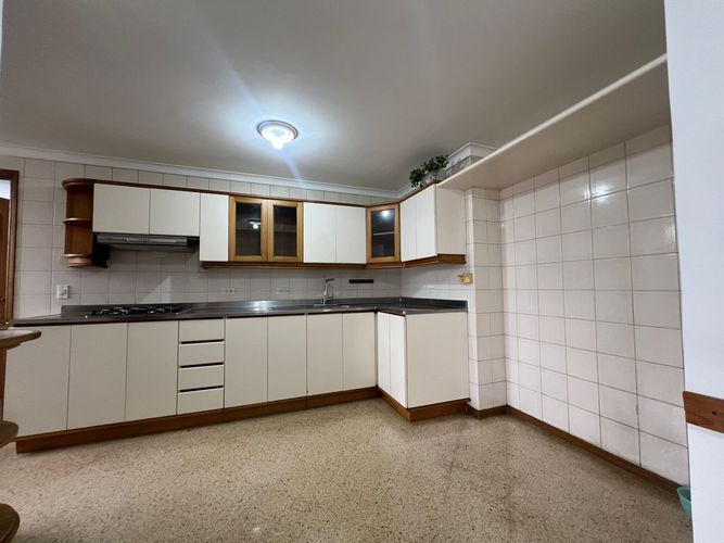 Apartamento de 3 alcobas en arriendo en El Poblado, Medellín, 183 m² · foto 8 de 17