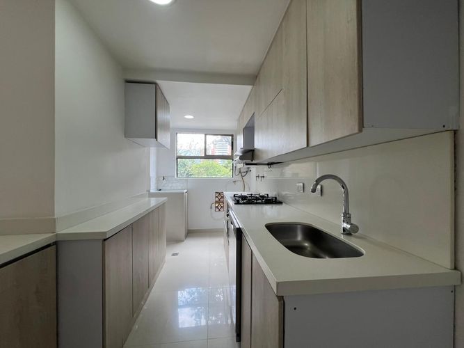 Apartamento de 3 alcobas en arriendo en Conjunto Residencial Isla Fuerta, Envigado, 117 m² · foto 5 de 17