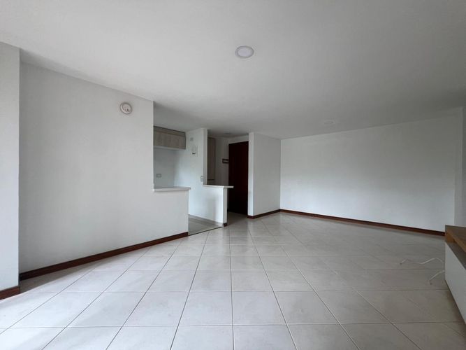 Apartamento de 3 alcobas en arriendo en Conjunto Residencial Isla Fuerta, Envigado, 117 m² · foto 12 de 17