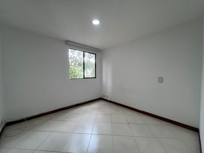 Apartamento de 3 alcobas en arriendo en Conjunto Residencial Isla Fuerta, Envigado, 117 m² · foto 8 de 17