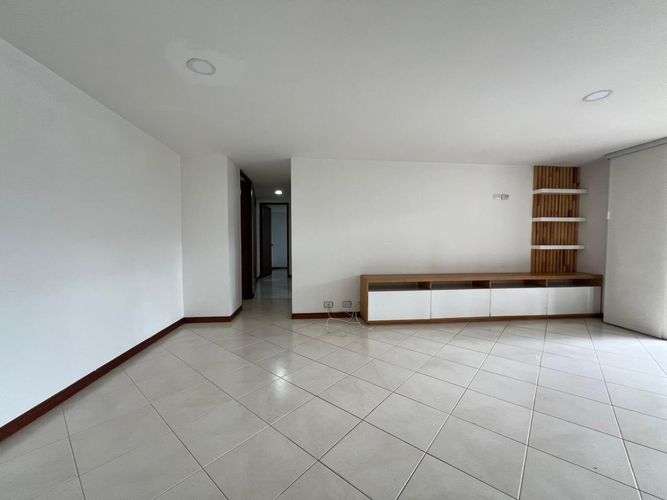 Apartamento de 3 alcobas en arriendo en Conjunto Residencial Isla Fuerta, Envigado, 117 m² · foto 14 de 17