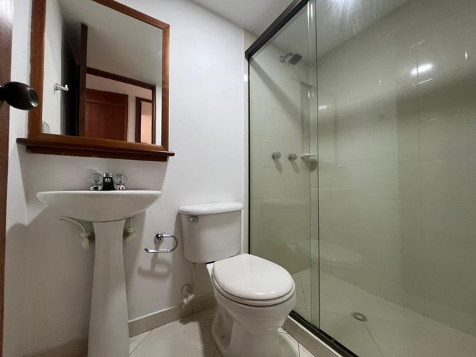 Apartamento de 3 alcobas en arriendo en Conjunto Residencial Isla Fuerta, Envigado, 117 m² · foto 15 de 17