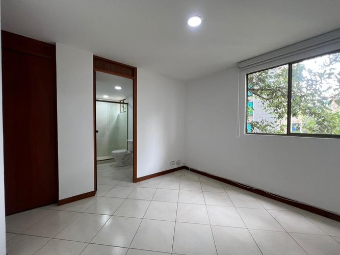 Apartamento de 3 alcobas en arriendo en Conjunto Residencial Isla Fuerta, Envigado, 117 m² · foto 10 de 17