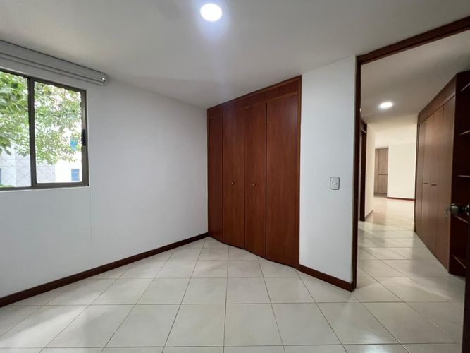 Apartamento de 3 alcobas en arriendo en Conjunto Residencial Isla Fuerta, Envigado, 117 m² · foto 11 de 17