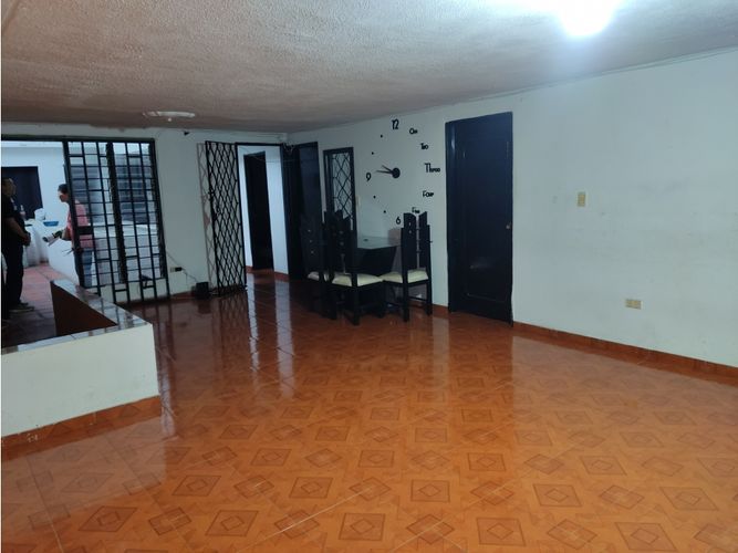 Casa de 7 alcobas en venta en El Guabal, Cali, 286 m² · foto 12 de 15