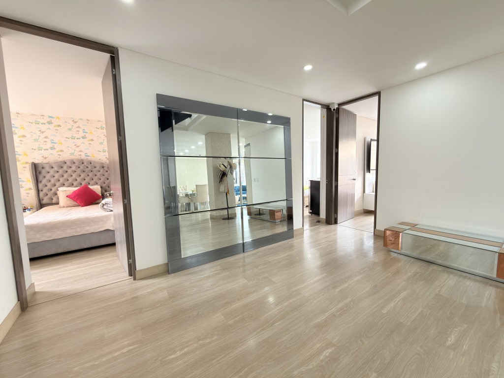 Apartamento en venta en Santa Barbara, Bogotá · foto 2 de 23