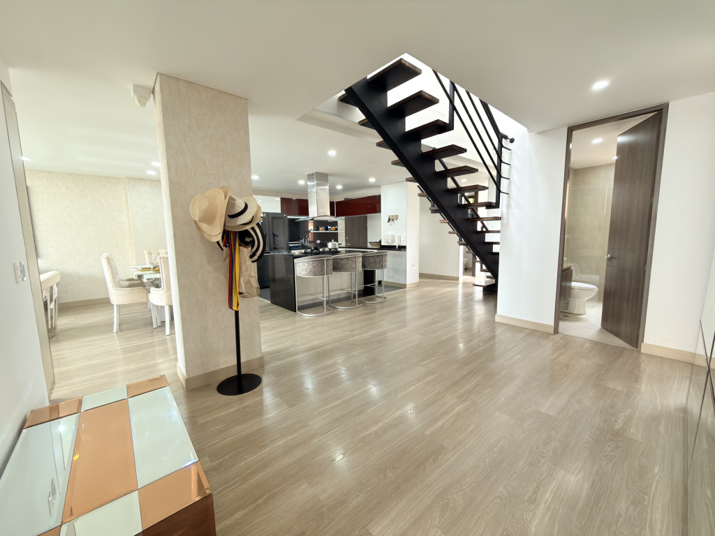 Apartamento en venta en Santa Barbara, Bogotá · foto 3 de 23